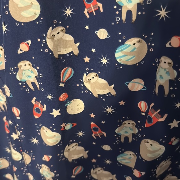 Maevn EUC sloth scrub top - Picture 2 of 3